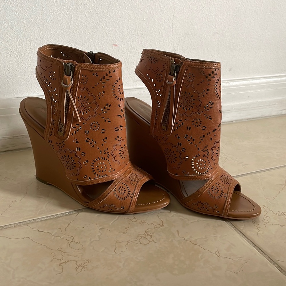 True Religion Women’s Heels 7